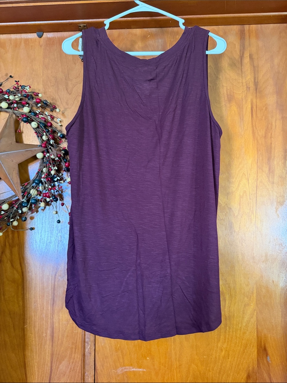Everyday V-Neck Sleeveless Tank Top - Plum - Picture 2 of 3